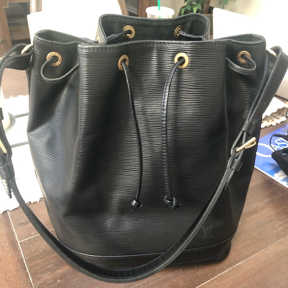 Louis Vuitton black Epi neoneo